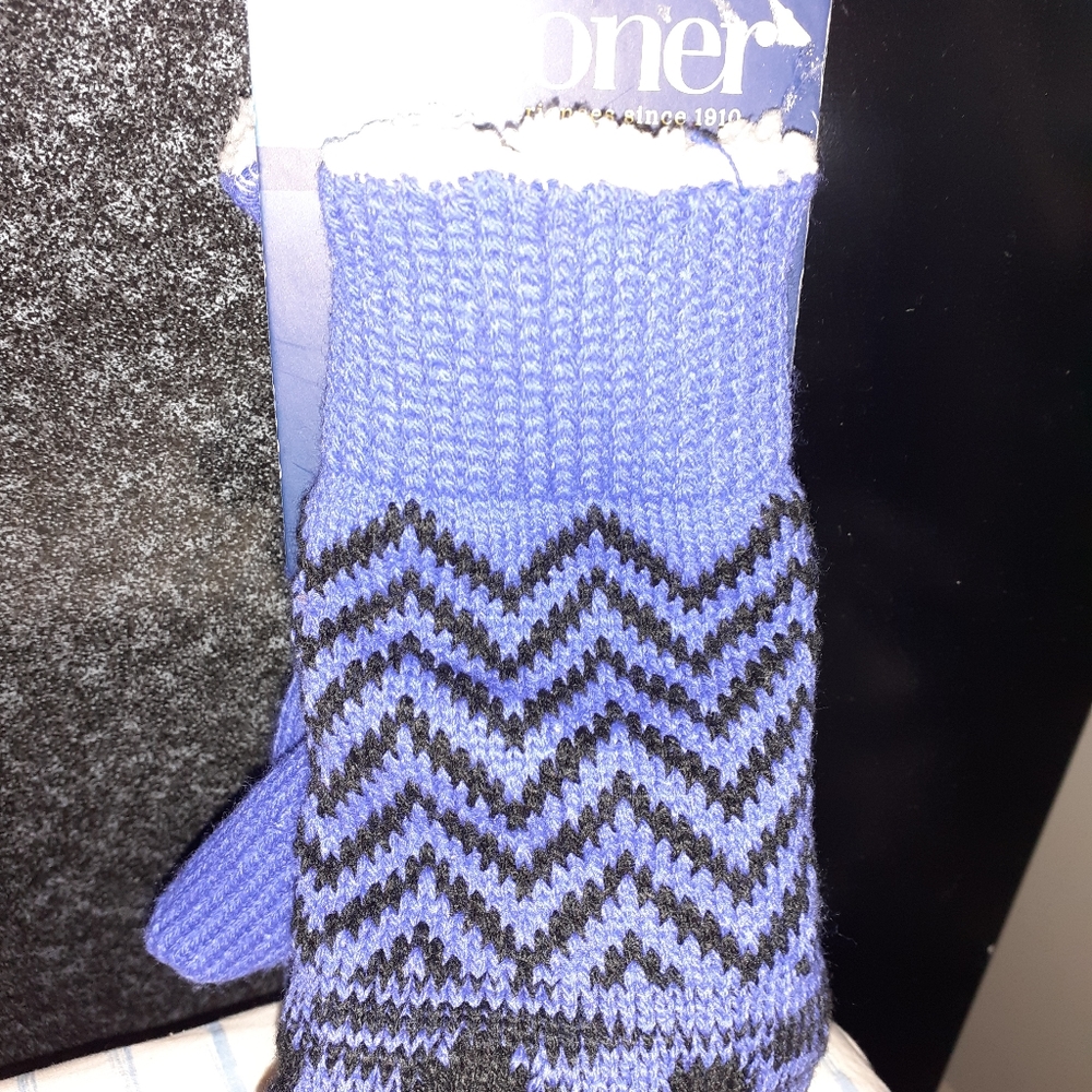 Women's Gloves - Picture 2 of 3